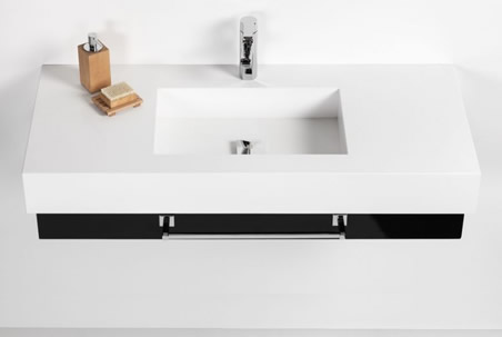 <br><strong>Pulido / Bajo Encimera</strong><br><br> Es el modelo de mayor precio. Está formado por la encimera de Silestone y un lavabo integrado del mismo material.<br><br>Tenemos la ventaja de poder realizar nuestro lavabo integrado a las medidas que más nos interesen.<br><br>Es la solución perfecta para homogeneizar el baño.